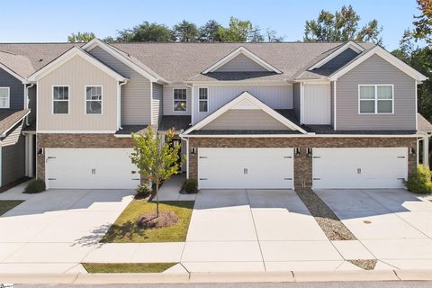 215 Reynard Trail