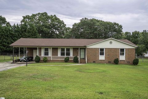 112 Albain Circle pending home in Berea Heights, Greenville, SC