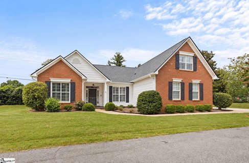 2 Lexington Place Way active home in Lexington Place, Greenville, SC