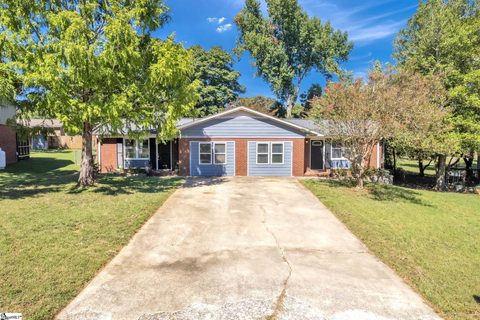 224/226 Devonwood Court active multi-family property in Cambridge Park, Taylors, SC