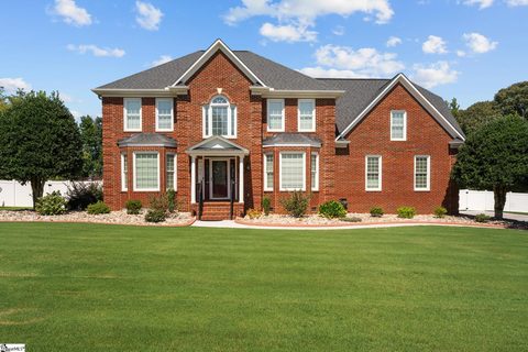 509 Wentworth Farm Circle active home in Turtle Creek, Boiling Springs, SC