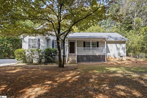 612 Crestwood Drive active home in Buxton, Greenville, SC
