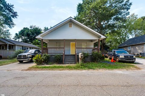 221 Church Street active home in San Souci Heights, Greenville, SC