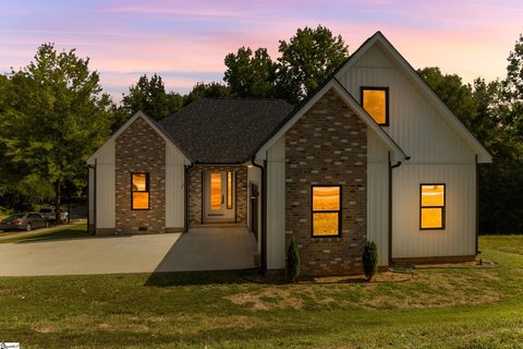 452 Congaree Road active home in Timm Creek - Montgomery Lake, Roebuck, SC