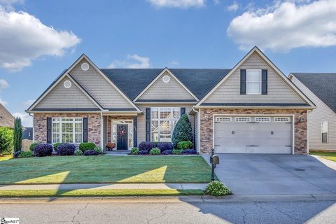 117 Dewfield Lane pending home in Glen Lake, Boiling Springs, SC