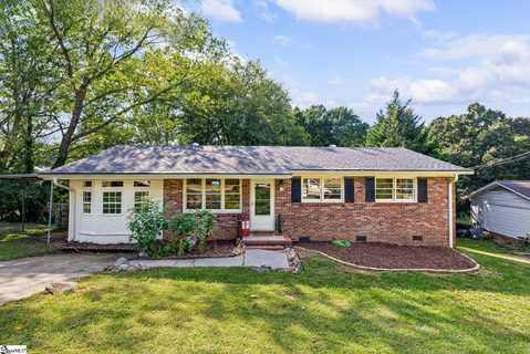 48 Carriage Drive pending home in Coachman Estates, Greenville, SC