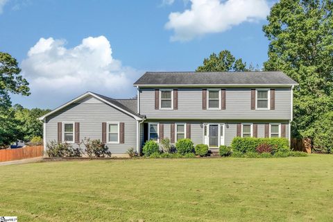438 Maplecroft Street active home in North River Hills, Spartanburg, SC