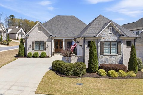 401 Southern Beech Court active home in Chestnut Pond, Simpsonville, SC