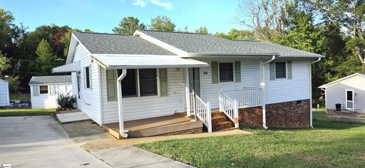 106 Rushmore Drive active home in South Field, Inman, SC