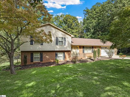 239 Briarcreek Drive active home in Raintree, Spartanburg, SC