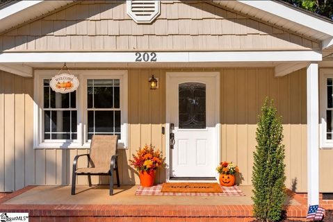 202 Hemlock Avenue active home in Centerville Terrace, Anderson, SC