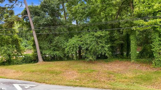 3 Balfer Drive active lot in Wade Hampton Gardens, Greenville, SC