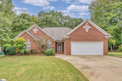 319 Cedar Bluff Drive active home in Cedar Bluff, Moore, SC