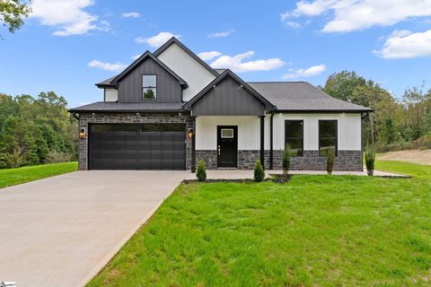202 Fraley Drive active home in Bowen Acres, Inman, SC