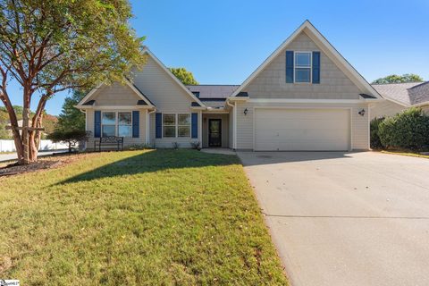 101 Queensland Court active home in Country Chase, Fountain Inn, SC