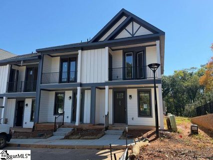 9 Hawthorne Lane active townhome in Hawthorne Summit, Greenville, SC