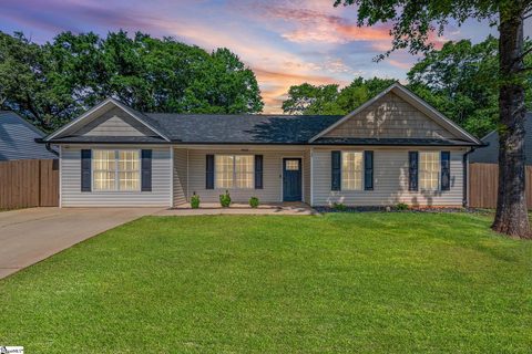 728 Cannonsburg Drive pending home in Cannon Farms, Duncan, SC