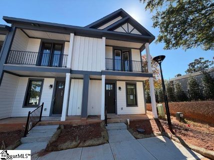 9 Hawthorne Lane active townhome in Hawthorne Summit, Greenville, SC