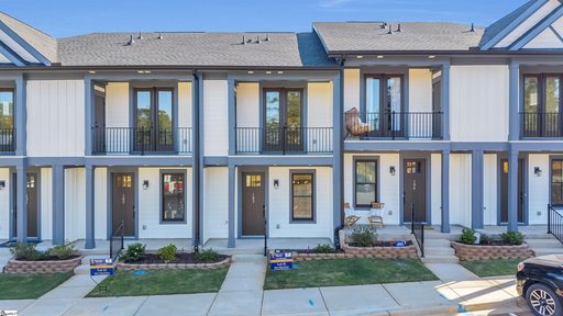 9 Hawthorne Lane active townhome in Hawthorne Summit, Greenville, SC