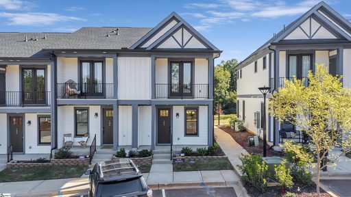 9 Hawthorne Lane active townhome in Hawthorne Summit, Greenville, SC
