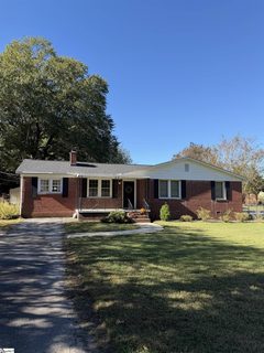 207 Ivy Drive active home in Greenbrier, Simpsonville, SC