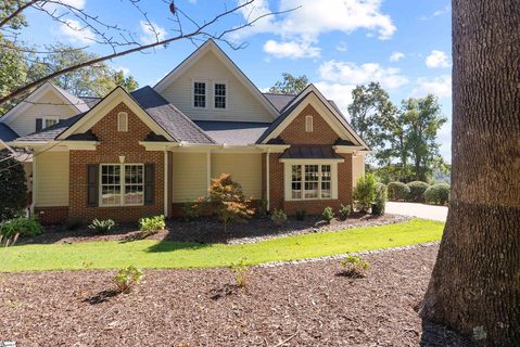 726 Cross Creek Drive active home in Cross Creek Plantation, Seneca, SC