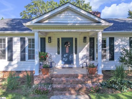 126 Commodore Drive active home in Berry Farm, Duncan, SC