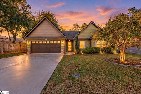 Homes in Country Chase, Fountain Inn