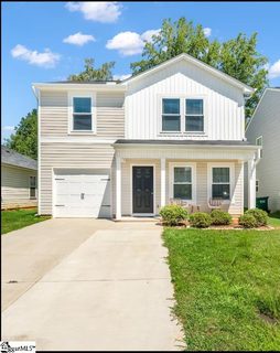 723 Wayfinder Run active home in Cresswind, Inman, SC
