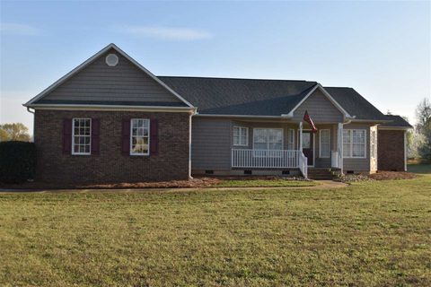 1561 Settle Road sold home in Carriage Park, Inman, SC