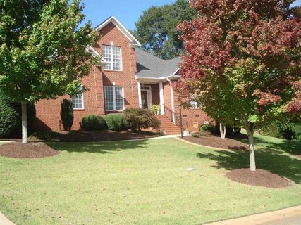 211 Cedar Bluff