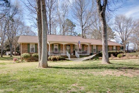 18 Brookland Court