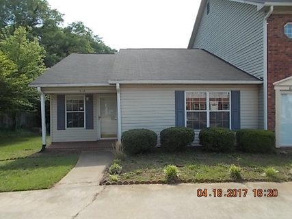 612 N Townes Ct