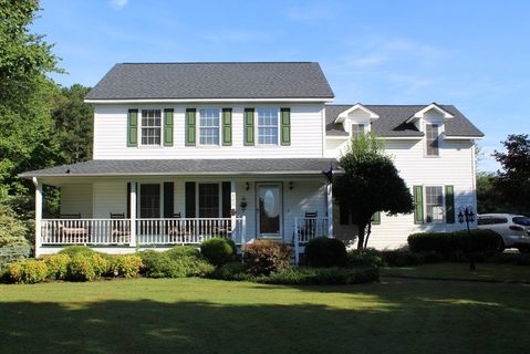 400 Cresthaven Drive