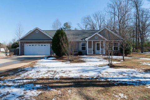 121 Bobo Drive sold home in Carriage Park, Inman, SC