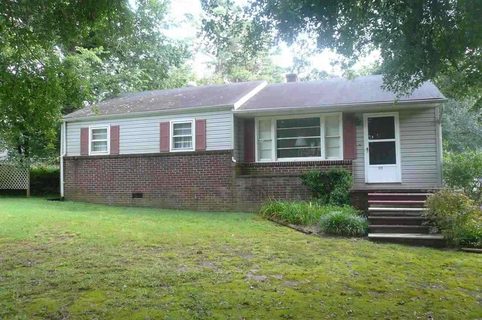 929 Barnwell Rd.