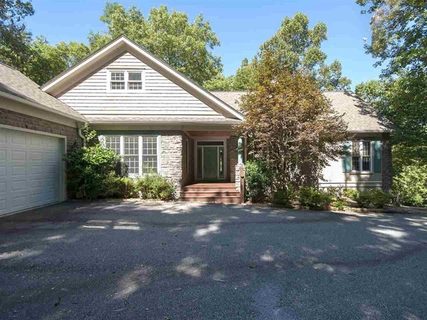 7 Rustic Ct