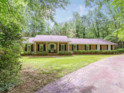 145 Lomond Ln