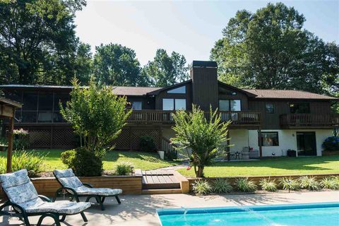 163 Chestnut Lake Drive