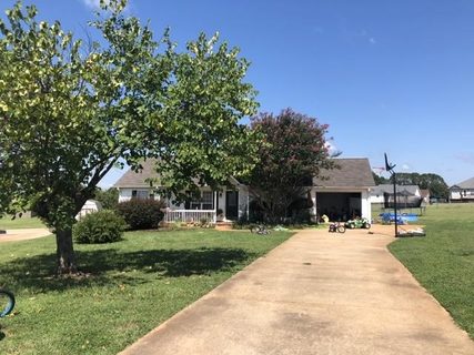420 Harvester Ct.