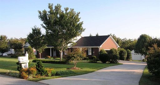 409 Cresthaven Drive
