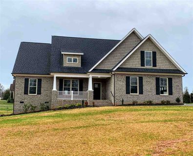 150 Cobblestone Crossing sold home in The Crossing at Cherokee National, Gaffney, SC