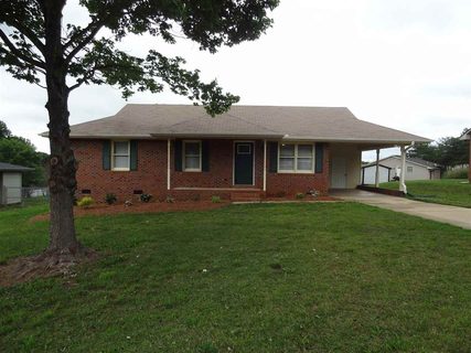 233 Ranier Dr. sold home in Southfield, Inman, SC