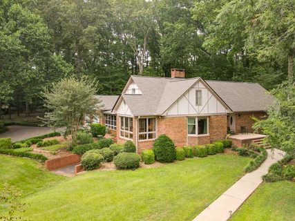 406 Lakecrest Dr