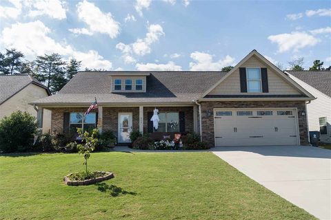 211 Longmont Dr