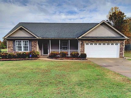 131 Bobo Drive sold home in Carriage Park, Inman, SC