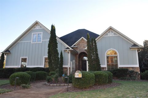 Previously sold for $469,900