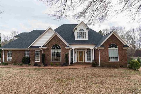 211 Farm Lake Road