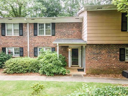12 Summercreek Drive