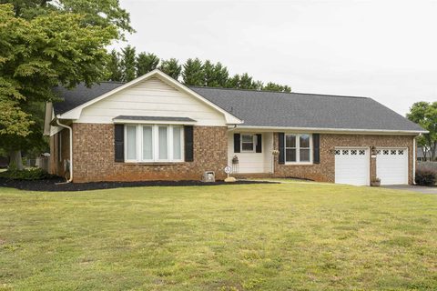 113 Ridgewood Drive